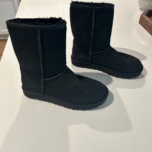 UGG short boots. Women’s 7